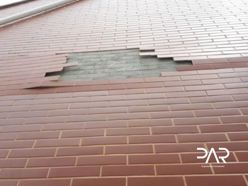 Peritagem a casas – Descolamentos do revestimento cerâmico em paredes exteriores