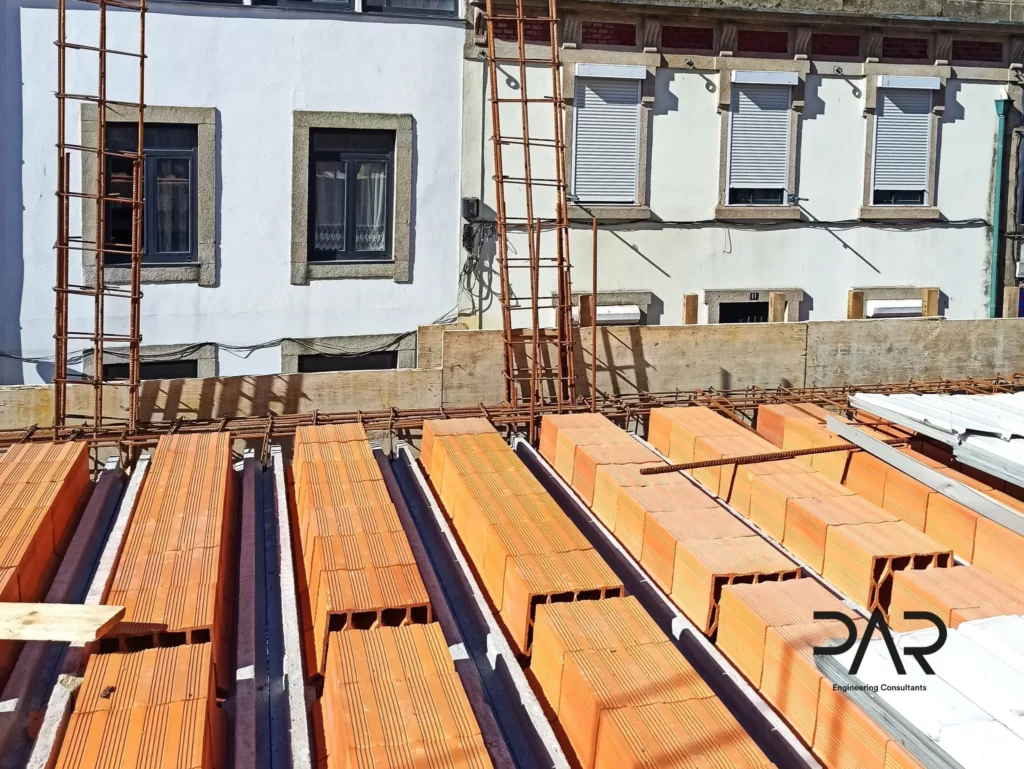 Trabalhos de preparação para betonagem de laje aligeirada de vigotas