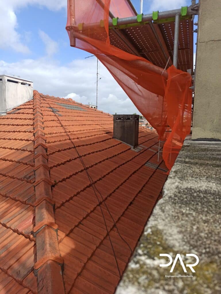 Montagem de Andaimes - Reabilitação de fachadas de edifício de Habitação Coletiva