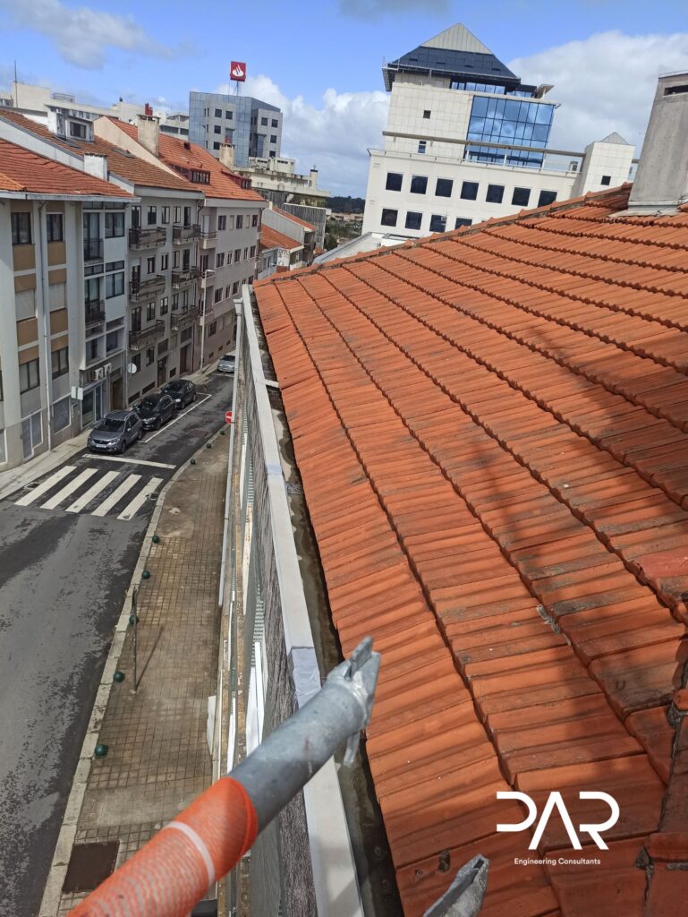 Montagem de Andaimes - Reabilitação de fachadas de edifício de Habitação Coletiva