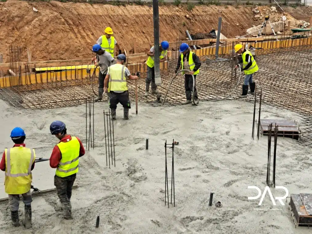 betonagem-de-laje-com-armadura-em-obra